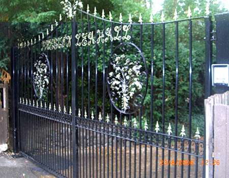 SwingGate